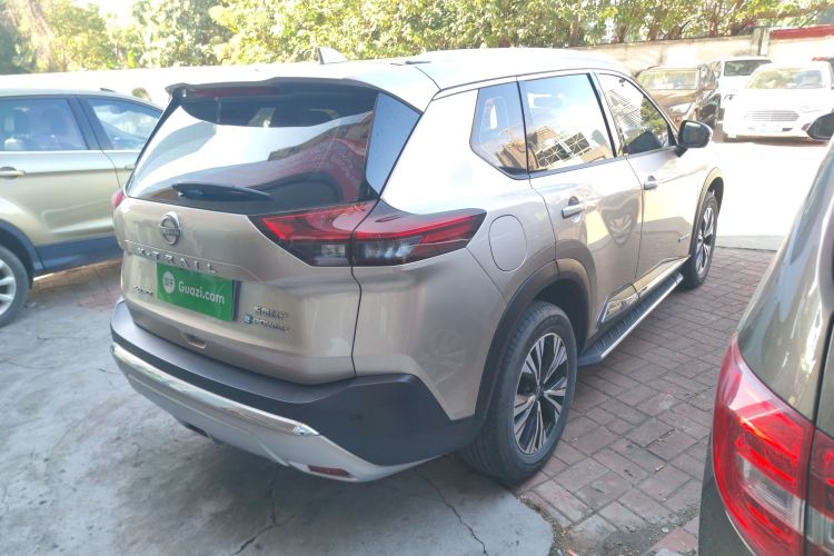 日产 奇骏 2023款 e-POWER 超混双电机四驱豪华版车身外观7