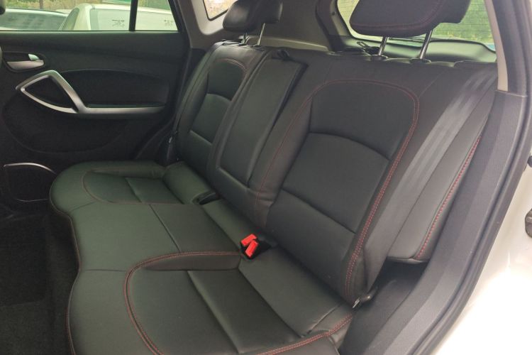 海马S5 2018款 1.6L 手动豪华型中控内饰21