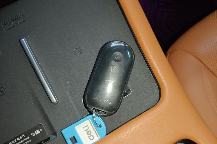 鸿蒙智行 问界M7 2024款 1.5T 智驾四驱Ultra版 5座中控内饰7001