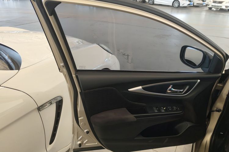 本田 凌派 2016款 1.8L CVT豪华版中控内饰7007