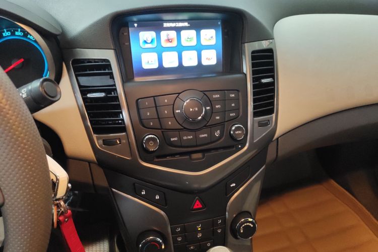 雪佛兰 科鲁兹 2015款 1.5L 经典 SE AT中控内饰16