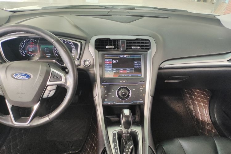 福特 蒙迪欧 2013款 2.0L GTDi240豪华运动型中控内饰16