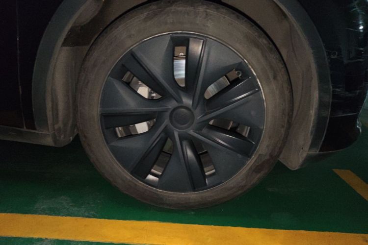 特斯拉 Model Y 2023款 后轮驱动版车身外观10