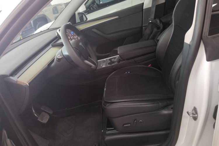 特斯拉 Model Y 2022款 改款 后轮驱动版中控内饰19