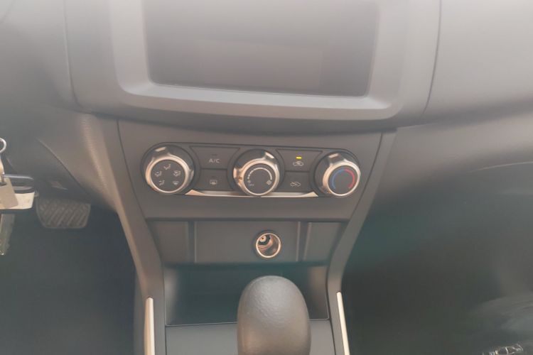 日产 轩逸 2024款 改款 经典 1.6XE CVT舒适版中控内饰16