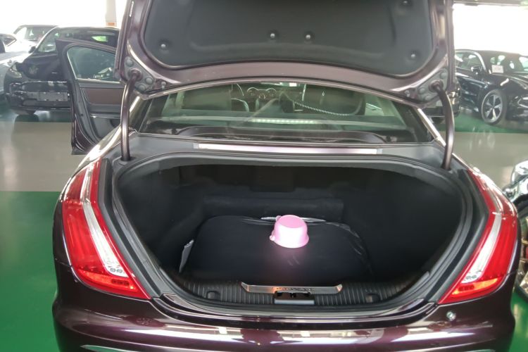 捷豹XJ 2015款 XJL 3.0 SC 典雅商务80周年典藏版局部细节23