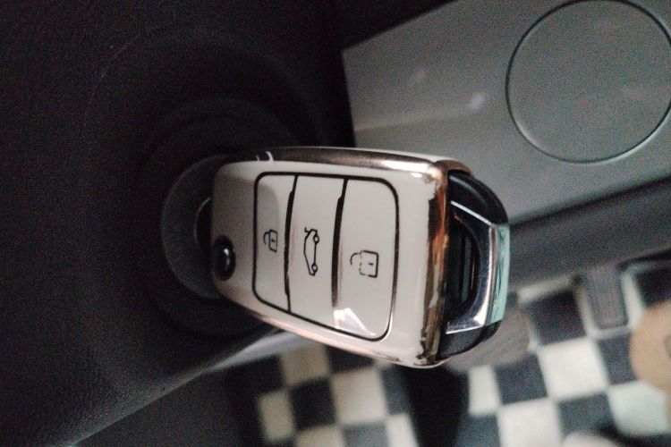 长安启源 长安Lumin 2022款 155km 清甜款中控内饰7001