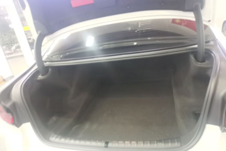 宝马5系 2021款 525Li 豪华套装机舱底盘23