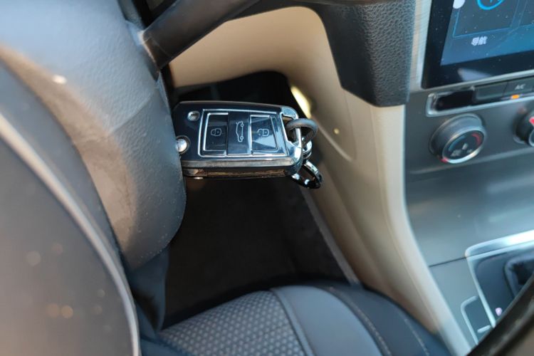 大众 高尔夫 2014款 1.6L 自动舒适型中控内饰7001