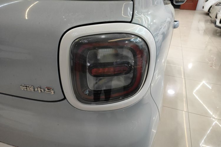 奔腾小马 2026款 222km 炫彩马车身外观9