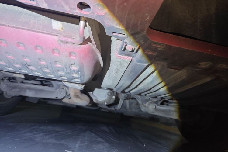 宝马3系 2011款 320i 时尚型局部细节9009