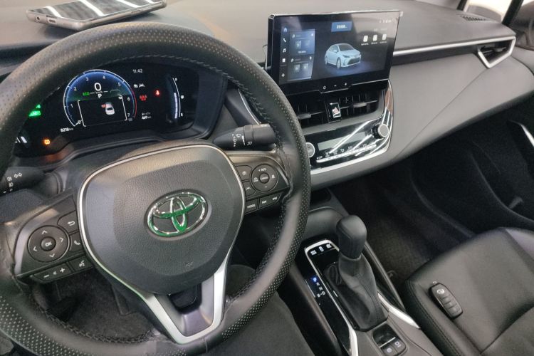 丰田 卡罗拉 2023款 1.8L 智能电混双擎 先锋版中控内饰12