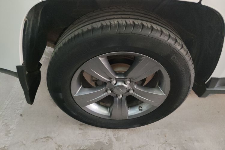 Jeep 指南者(进口) 2014款 改款 2.4L 四驱舒适版车身外观56