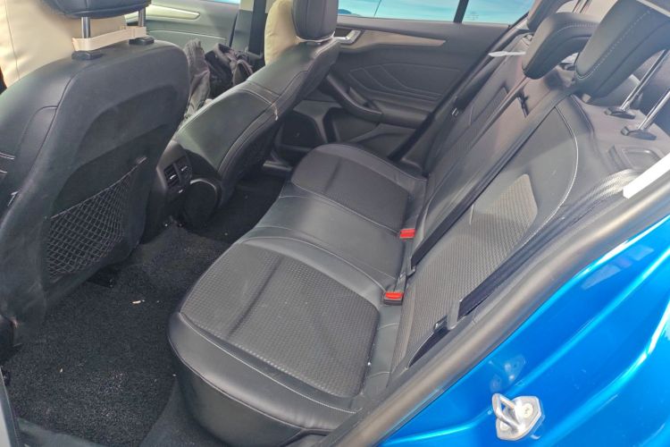 福特 福克斯 2020款 三厢 EcoBoost 180 自动锋潮型中控内饰21