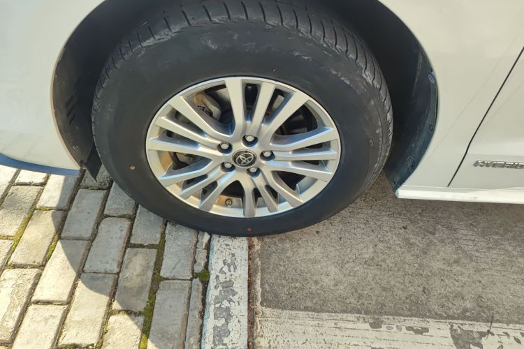 丰田 赛那SIENNA 2021款 2.5L混动 舒适版车身外观6007