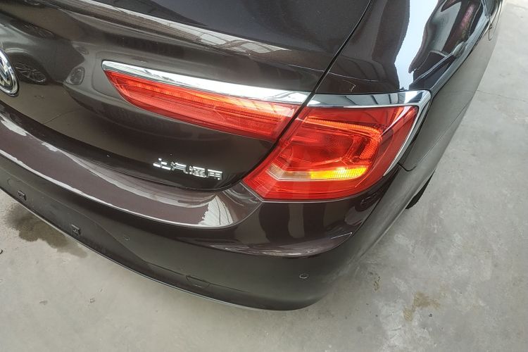 别克 君越 2018款 20T 豪华型车身外观9