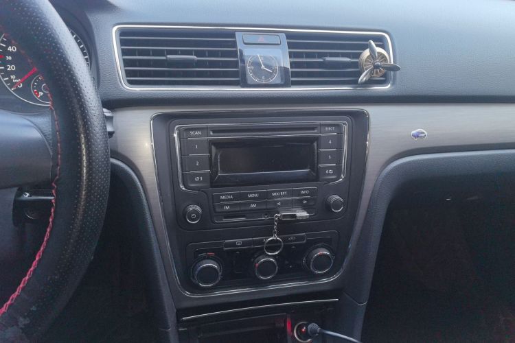 大众 帕萨特 2015款 1.4TSI 手动尊雅版中控内饰16