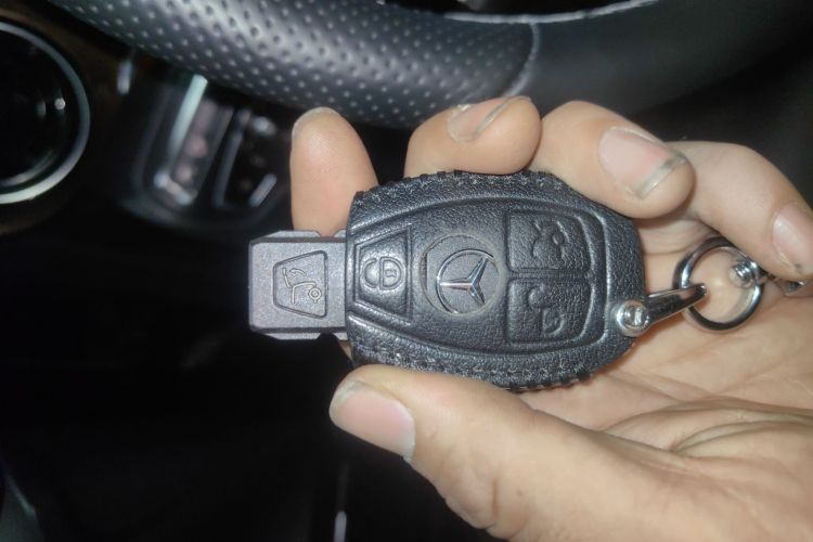 奔驰V级 2020款 V 260 L 长轴距豪华版中控内饰11