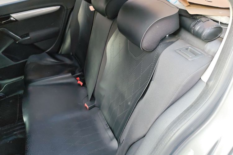 大众 朗逸 2013款 改款经典 1.6L 自动风尚版中控内饰21