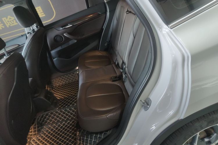 宝马X1 2018款 sDrive18Li 尊享型中控内饰21