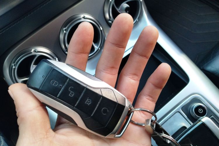 腾势X 2020款 PHEV旗舰版中控内饰11