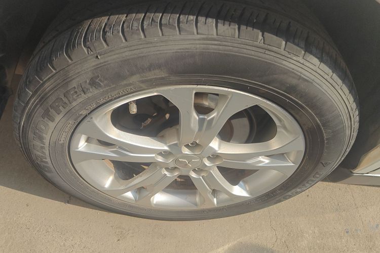 三菱 欧蓝德(进口) 2013款 2.4L 四驱豪华导航版 7座车身外观6003