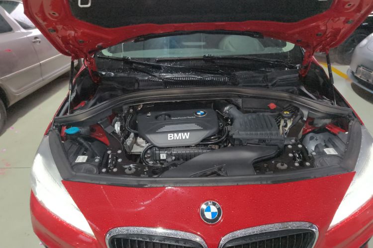 宝马2系旅行车 2016款 218i 领先型机舱底盘24