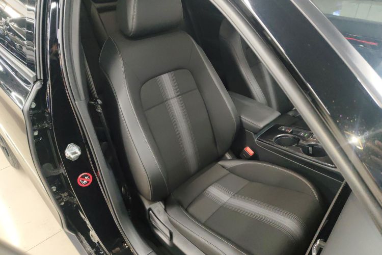 本田 思域 2023款 HATCHBACK 240TURBO CVT极锐版局部细节41