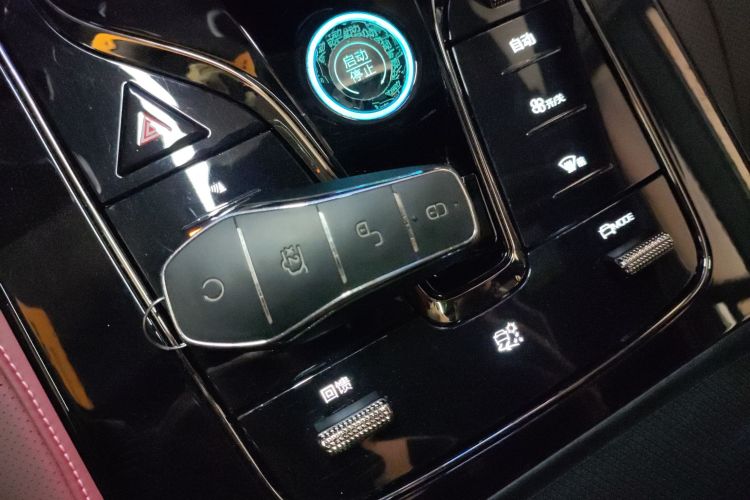 比亚迪 汉 2023款 EV 冠军版 605KM前驱尊贵型中控内饰11