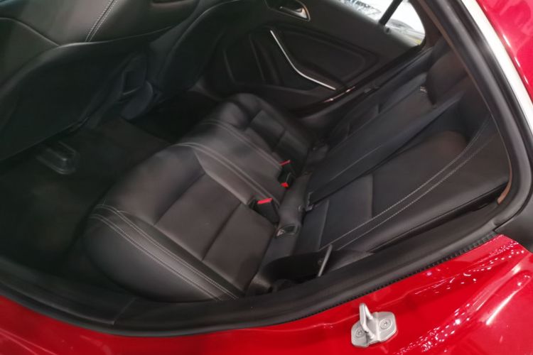 奔驰CLA 2017款 改款 CLA 200 动感型中控内饰7004