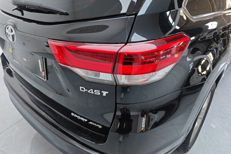 丰田 汉兰达 2021款 2.0T 四驱尊贵版 7座车身外观9