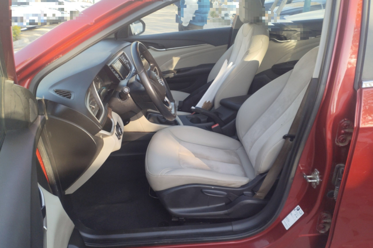 别克 英朗 2015款 15N 手动豪华型中控内饰19