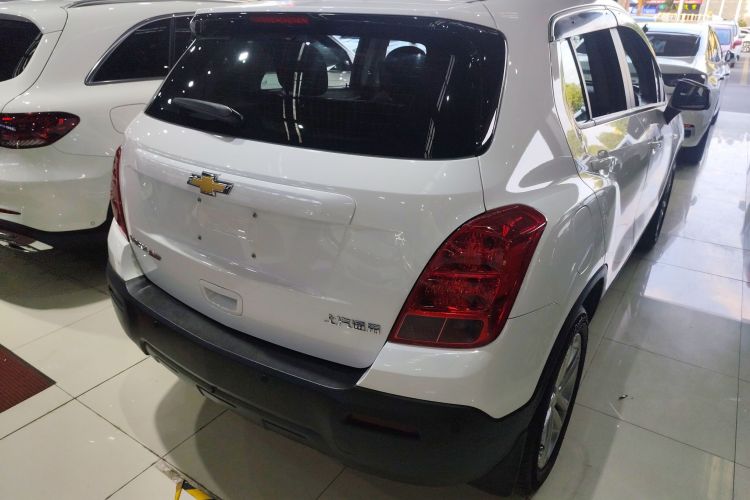 雪佛兰 创酷 2016款 1.4T 手动两驱舒适天窗版车身外观7