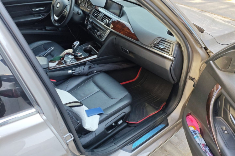 宝马3系 2015款 320Li 超悦版豪华设计套装局部细节9005