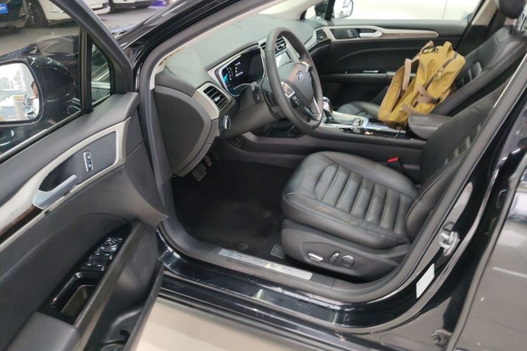 福特 蒙迪欧 2013款 2.0L GTDi200豪华型中控内饰7003