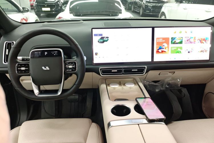 理想汽车 理想L9 2022款 Max中控内饰12