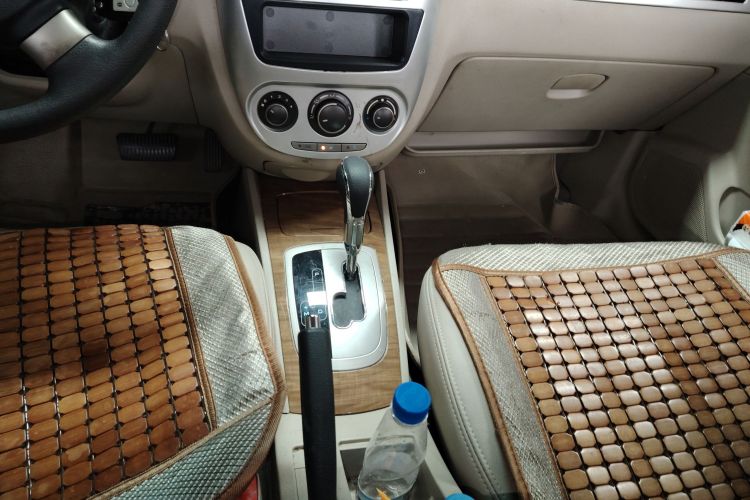 别克 凯越 2015款 1.5L 自动经典型局部细节18