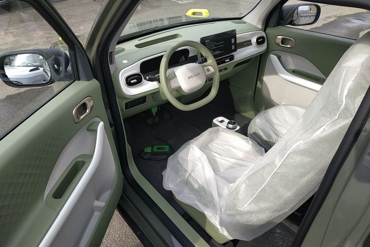 吉利银河 2025款 210km 熊猫骑士中控内饰20