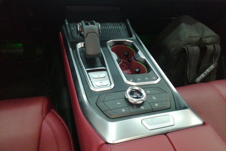 坦克400新能源 2024款 Hi4-T 越野版中控内饰18