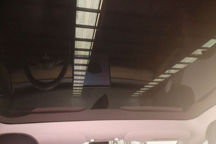 特斯拉 Model Y 2022款 改款 后轮驱动版中控内饰22