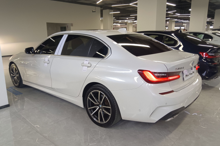 宝马3系 2020款 改款 325Li M运动套装车身外观4