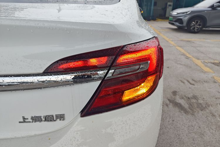 别克 君威 2014款 1.6T 时尚技术型车身外观9