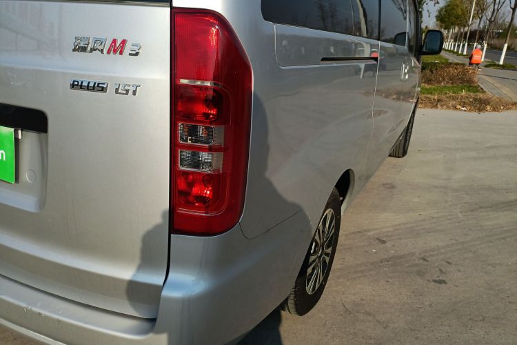 江淮瑞风 瑞风M3 2023款 PLUS 1.5T 5/7座经典版车身外观9