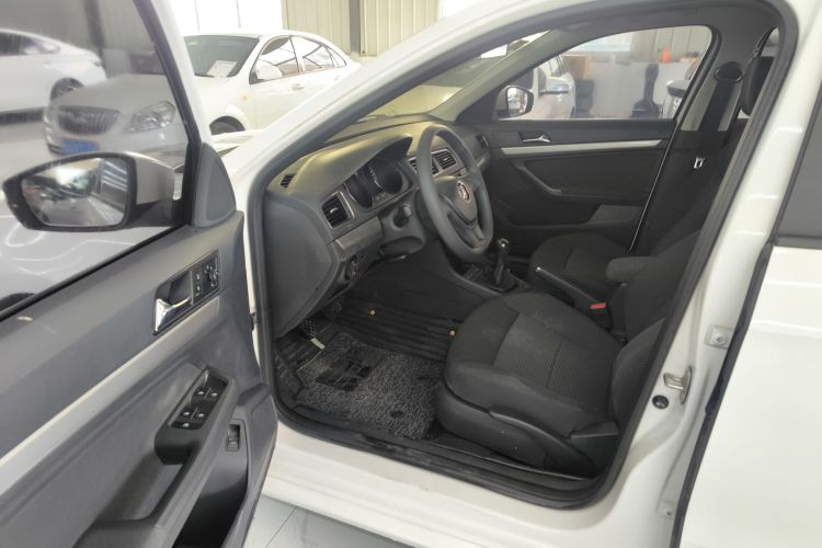 大众 朗逸 2018款 经典 1.5L 手动风尚版 国VI中控内饰20