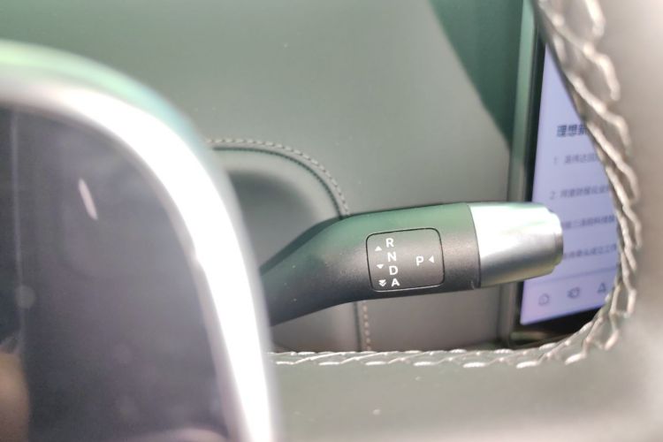 理想汽车 理想L6 2025款 Pro 智能焕新版中控内饰18