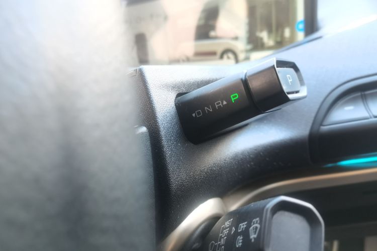 宝骏KiWi EV 2021款 艺术家 磷酸铁锂中控内饰18