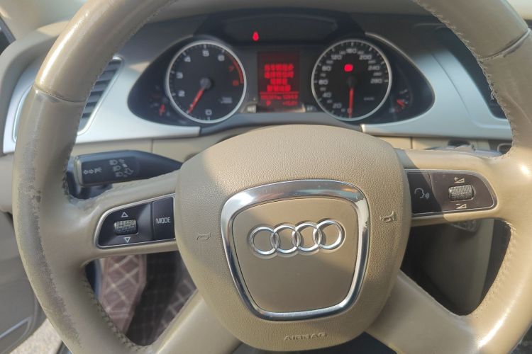 奥迪A4L 2011款 2.0 TFSI 技术型局部细节13