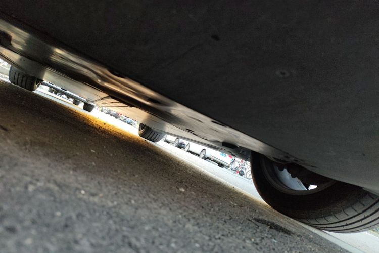 特斯拉 Model Y 2022款 后轮驱动版局部细节9005