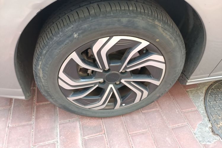 东风风神 奕炫 2021款 230T 自动荣耀版车身外观35