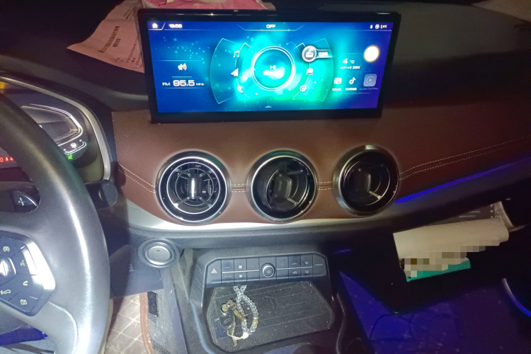 魏牌 VV6 2021款 2.0T 两驱智享+中控内饰16